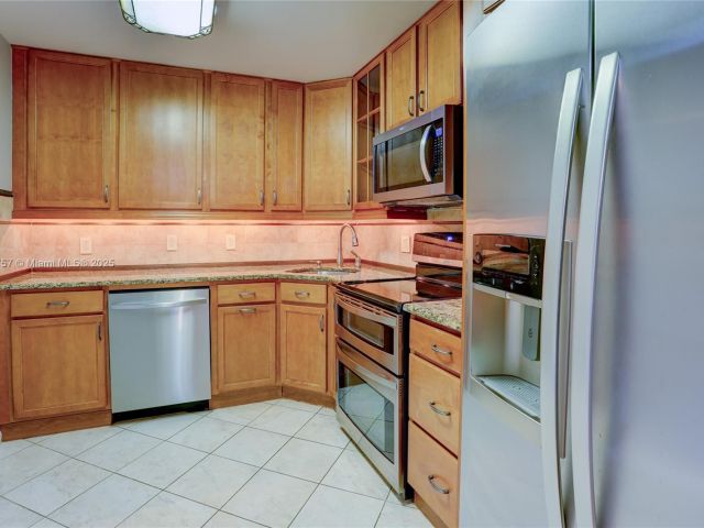 Apartment for sale  Unit #405 - photo 7443171