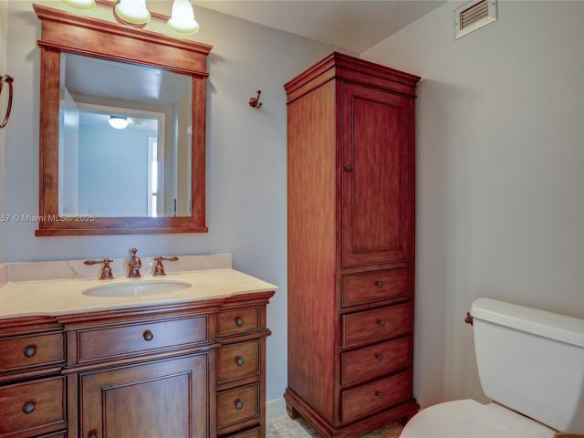 Apartment for sale  Unit #405 - photo 7443177