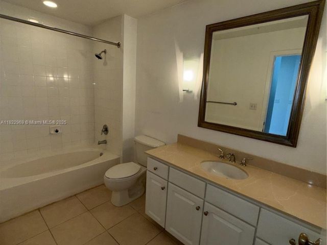 Apartment for sale  Unit #2402 - photo 6185657