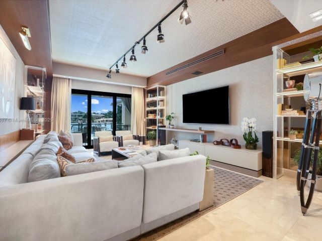 Home for rent at 176 S Hibiscus Dr - photo 6188557