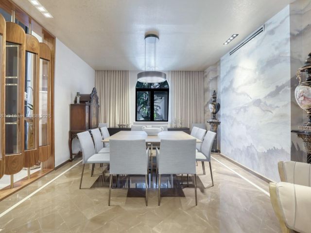 Home for rent at 176 S Hibiscus Dr - photo 6188560