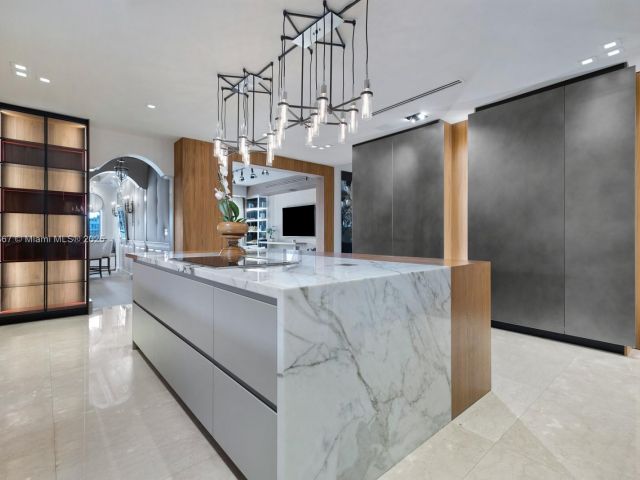 Home for rent at 176 S Hibiscus Dr - photo 6188563