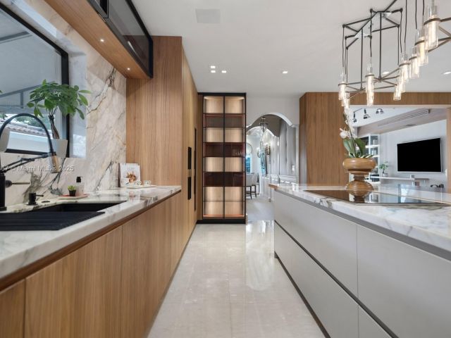 Home for rent at 176 S Hibiscus Dr - photo 6188564