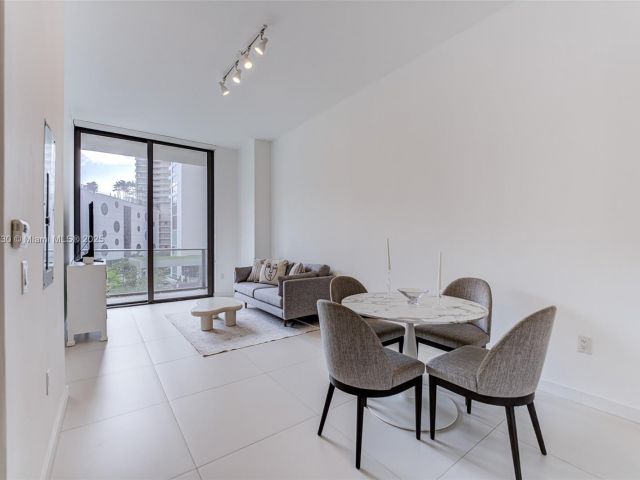 Apartment for rent  Unit #205 - photo 6188683