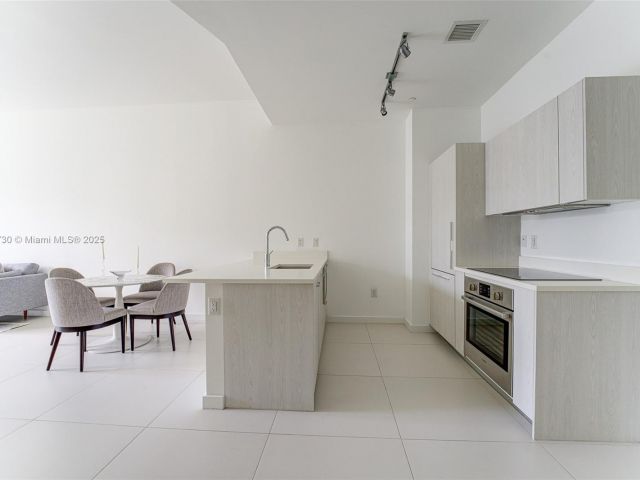 Apartment for rent  Unit #205 - photo 6188684