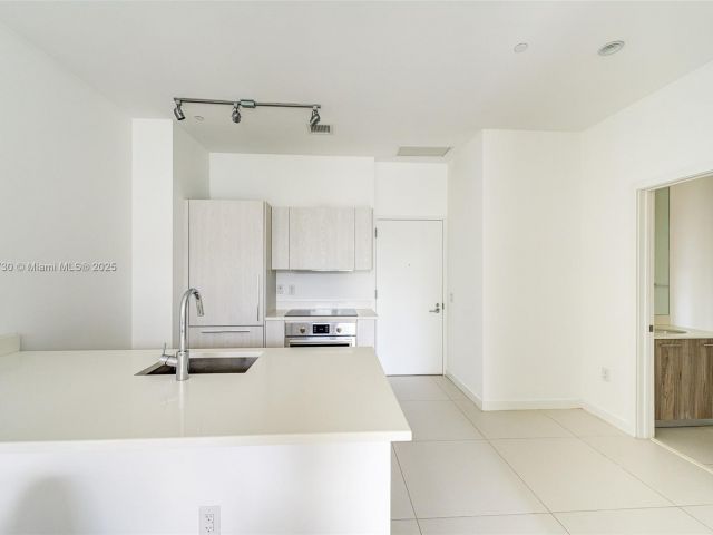 Apartment for rent  Unit #205 - photo 6188685