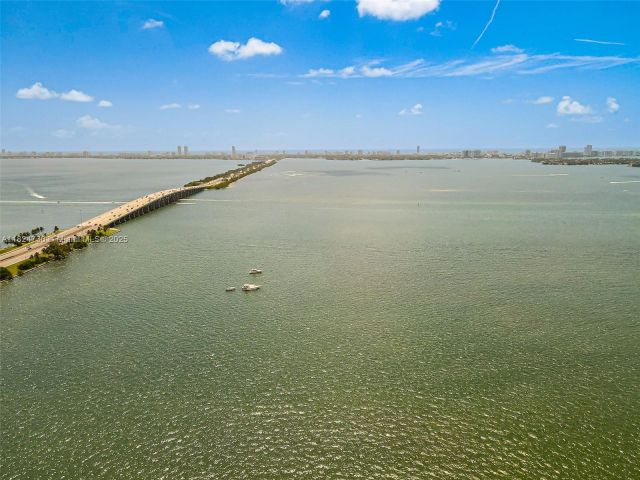 Apartment for rent  Unit #205 - photo 6188689