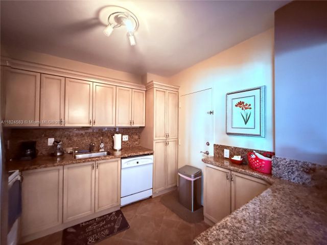 Apartment for sale  Unit #PHH - photo 6189126