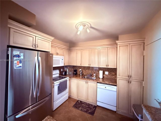 Apartment for sale  Unit #PHH - photo 6189127