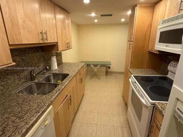 Apartment for sale  Unit #1625 - photo 6189439