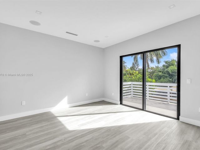 Home for rent at 808 SW 9th St 808-A - photo 6197499