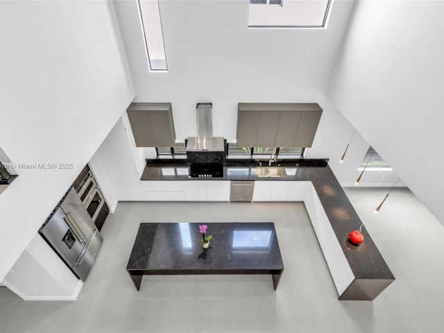 Home for rent at 808 SW 9th St 808-A - photo 6197500