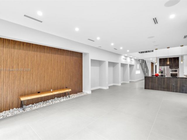 Home for rent at 808 SW 9th St 808-A - photo 6197503