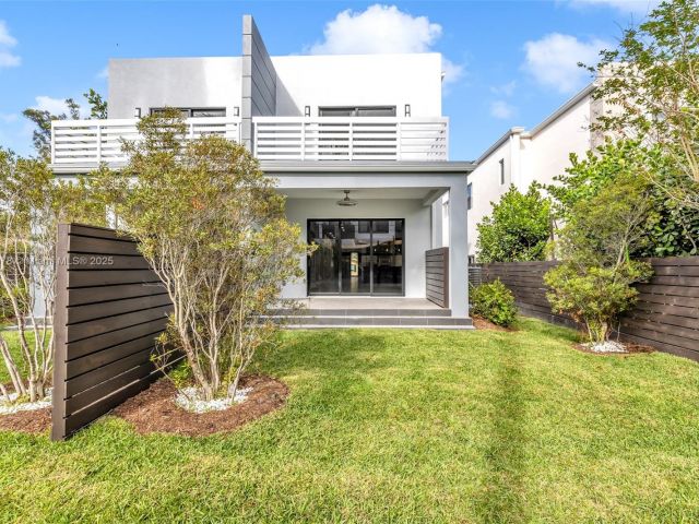 Home for rent at 808 SW 9th St 808-A - photo 6197506