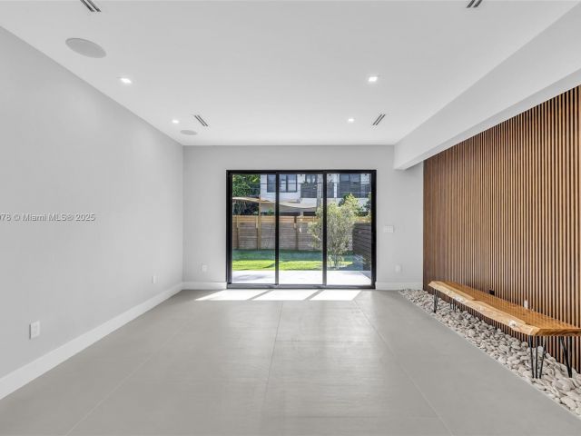 Home for rent at 808 SW 9th St 808-A - photo 6197511