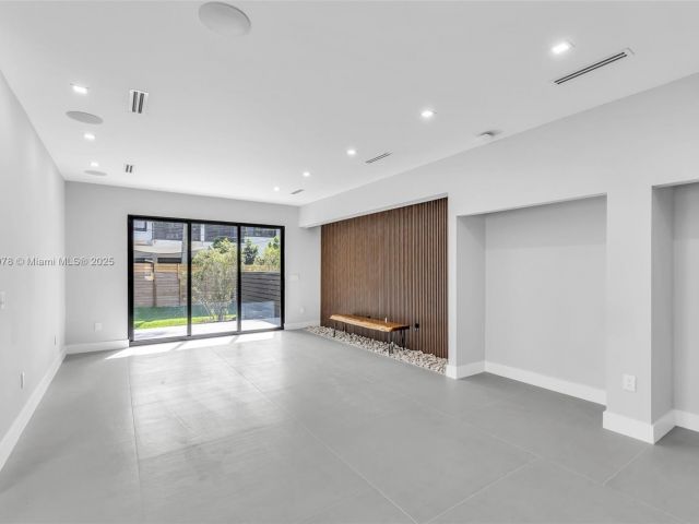 Home for rent at 808 SW 9th St 808-A - photo 6197512