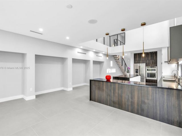 Home for rent at 808 SW 9th St 808-A - photo 6197514