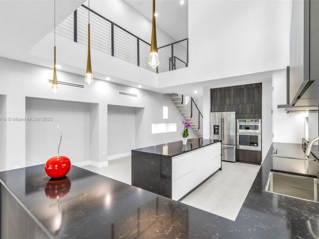 Home for rent at 808 SW 9th St 808-A - photo 6197516