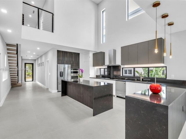 Home for rent at 808 SW 9th St 808-A - photo 6197518