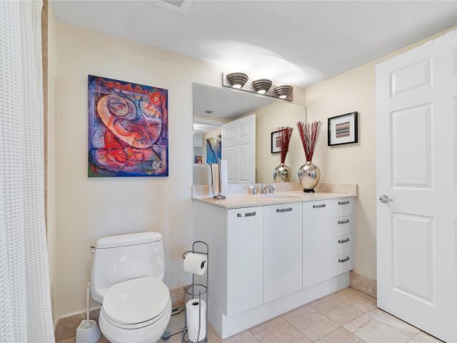 Apartment for sale  Unit #403 - photo 6211874