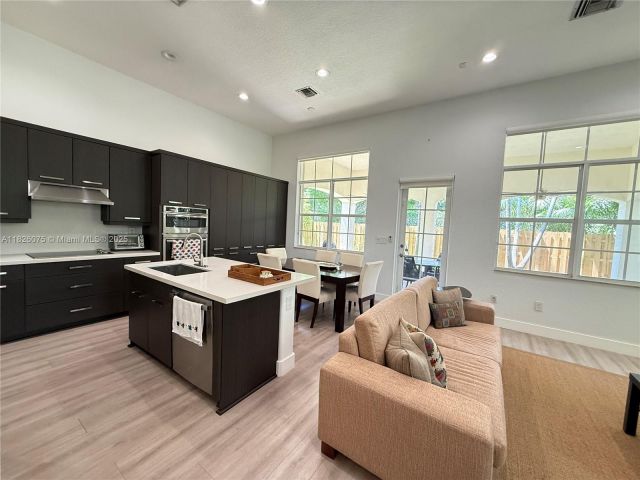 Home for rent at 11339 NW 71st St - photo 6194515