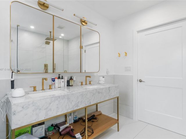 Home for sale at 719 W 51st St - photo 6204850