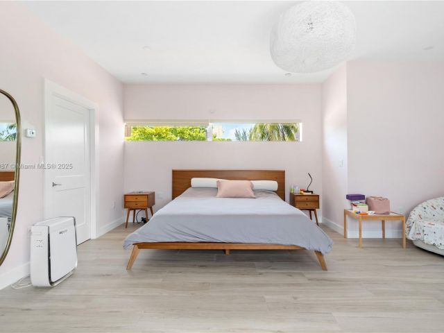 Home for sale at 719 W 51st St - photo 6204853