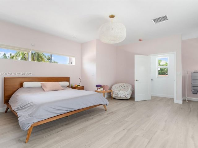 Home for sale at 719 W 51st St - photo 6204854