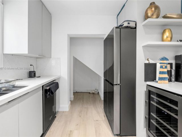 Home for sale at 719 W 51st St - photo 6204855