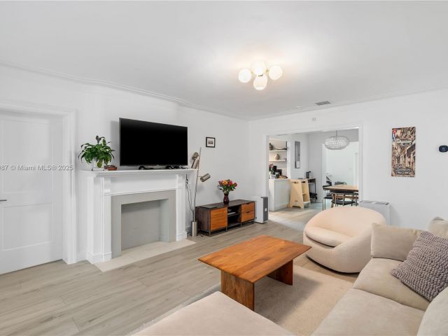 Home for sale at 719 W 51st St - photo 6204861