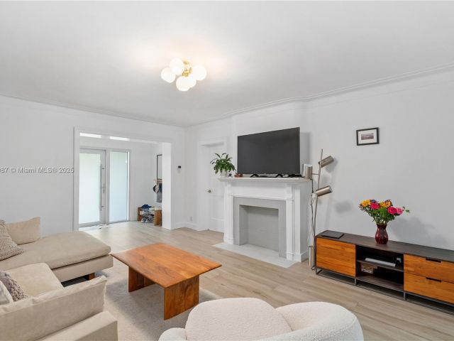 Home for sale at 719 W 51st St - photo 6204862