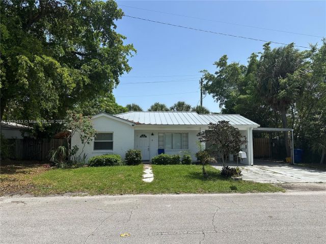 3-bedroom home for rent in Riviera Beach - 201 E 28th St 0 - MondialRealty