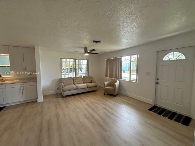 3-bedroom home for rent in Riviera Beach - 201 E 28th St 0 - MondialRealty