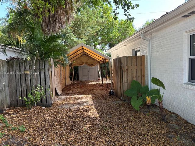 3-bedroom home for rent in Riviera Beach - 201 E 28th St 0 - MondialRealty