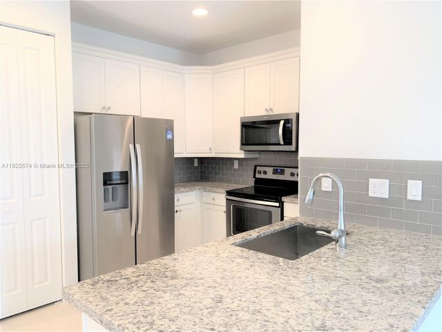 Home for rent at 11717 SW 13th Ct 11717 - photo 6188184