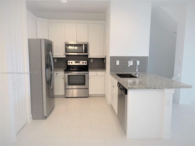 Home for rent at 11717 SW 13th Ct 11717 - photo 6188185