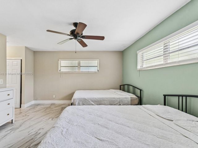 Home for sale at 919 NE 4th St - photo 6194570