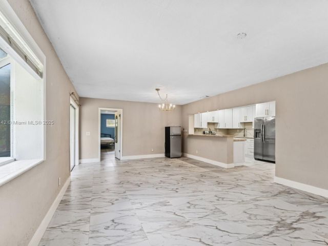 Home for sale at 919 NE 4th St - photo 6194577