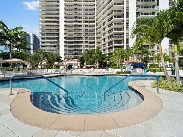 Apartment for sale  Unit #201 - photo 6199314