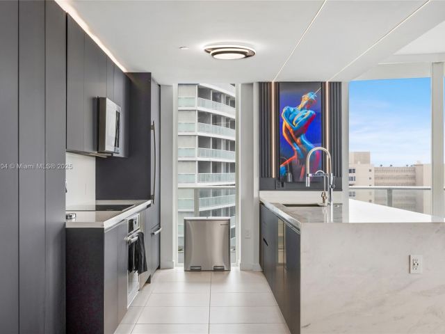 Apartment for sale  Unit #1100 - photo 6198758