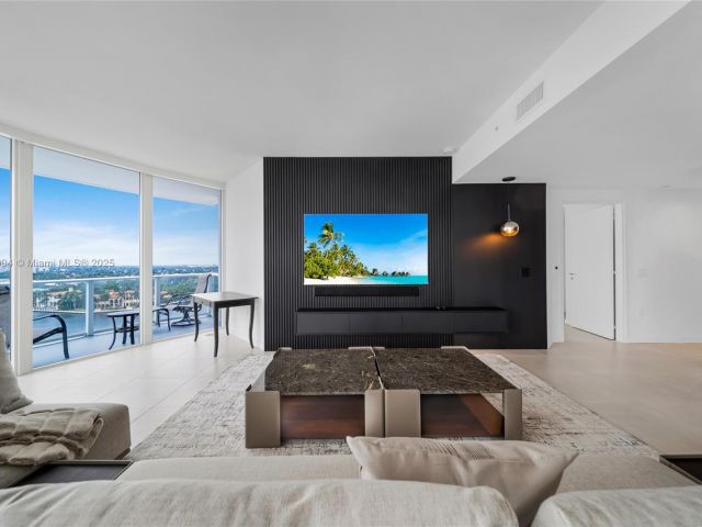 Apartment for sale  Unit #1100 - photo 6198763