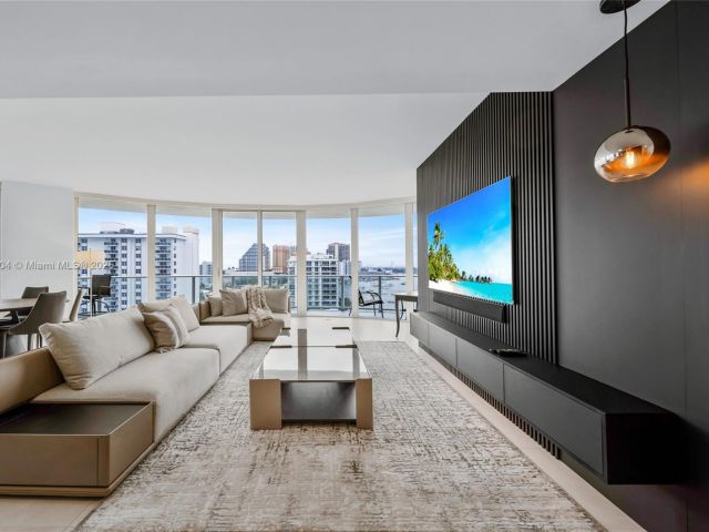 Apartment for sale  Unit #1100 - photo 6198769