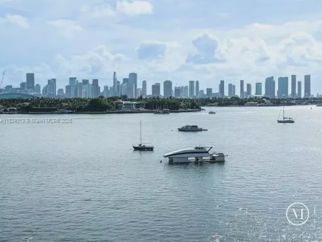 1-bedroom condo for sale in Miami Beach - 1100 West Ave 510 - MondialRealty