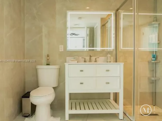 1-bedroom condo for sale in Miami Beach - 1100 West Ave 510 - MondialRealty