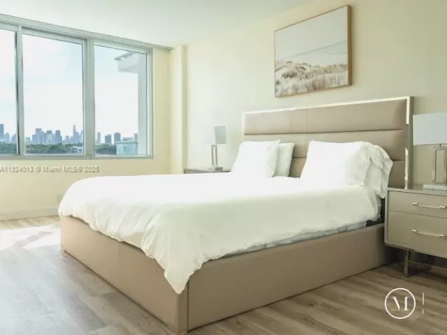1-bedroom condo for sale in Miami Beach - 1100 West Ave 510 - MondialRealty