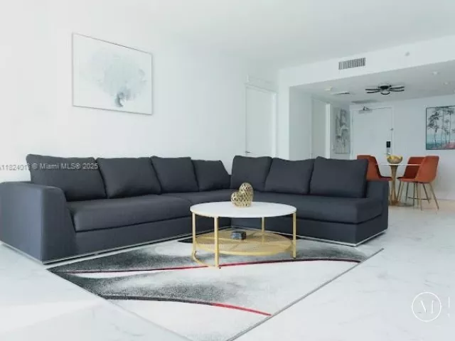 1-bedroom condo for sale in Miami Beach - 1100 West Ave 510 - MondialRealty