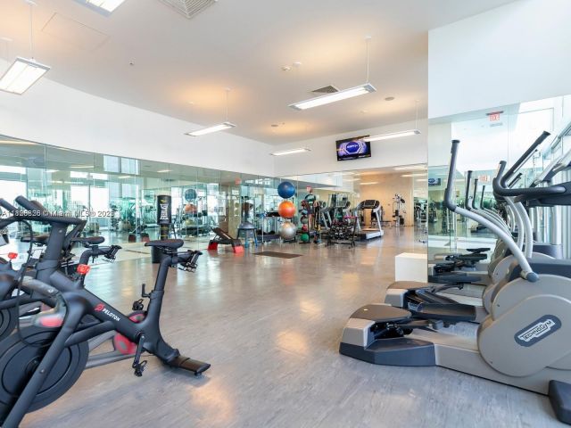 Apartment for rent  Unit #3901 - photo 6200350