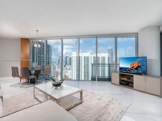 Apartment for rent  Unit #3901 - photo 6200358