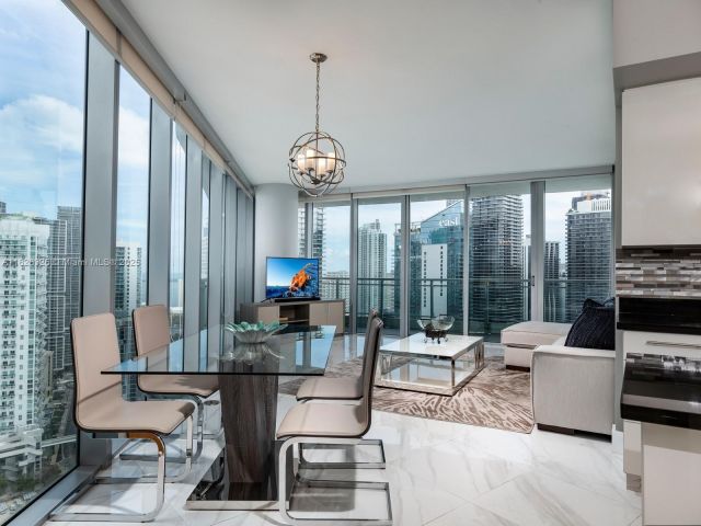 Apartment for rent  Unit #3901 - photo 6200359