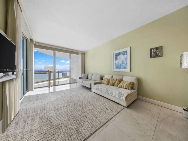 Apartment for sale  Unit #1402 - photo 6190161